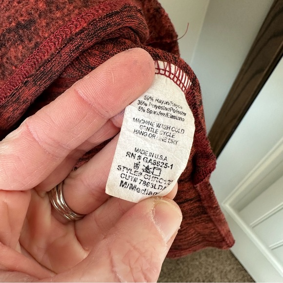 Renee C Burnt/Rustic Orange/Red Cozy 3/4 Sleeve Top Size Medium - Picture 10 of 11